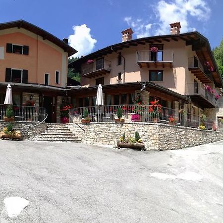 Гостевой дом Agriturismo Cornei Da Nadia Коллио Экстерьер фото